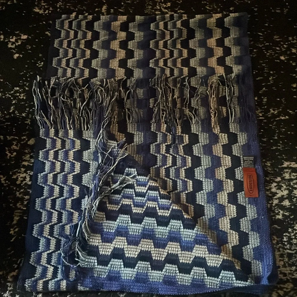 MISSONI Zig Zag Blues Scarf 💙💙 - Picture 2 of 7